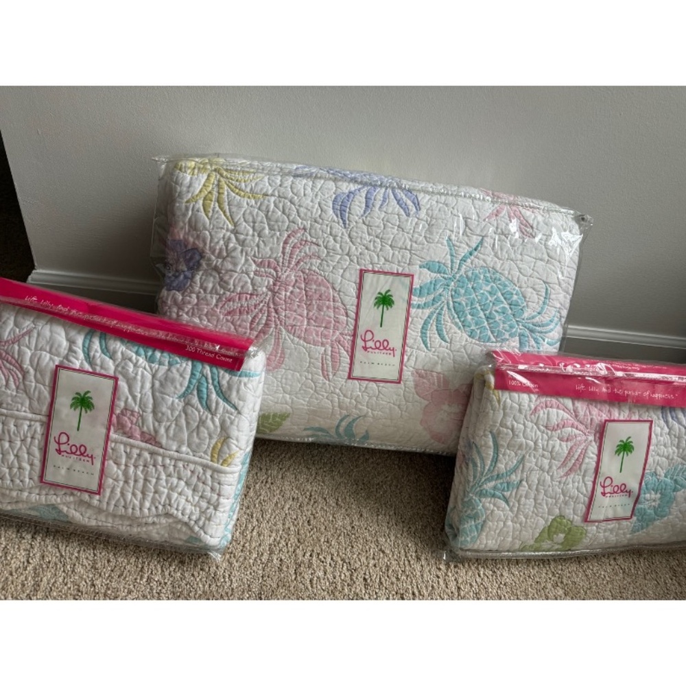 Lilly Pulitzer King Quilt & 2 Pillow Shams NWT White & Tropical